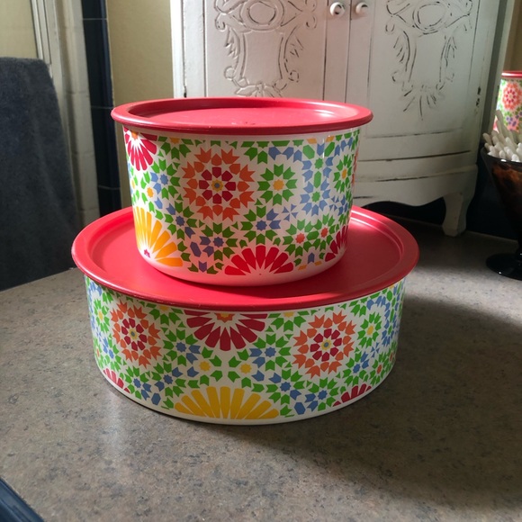 Tupperware One Touch Canisters - Picture 1 of 3